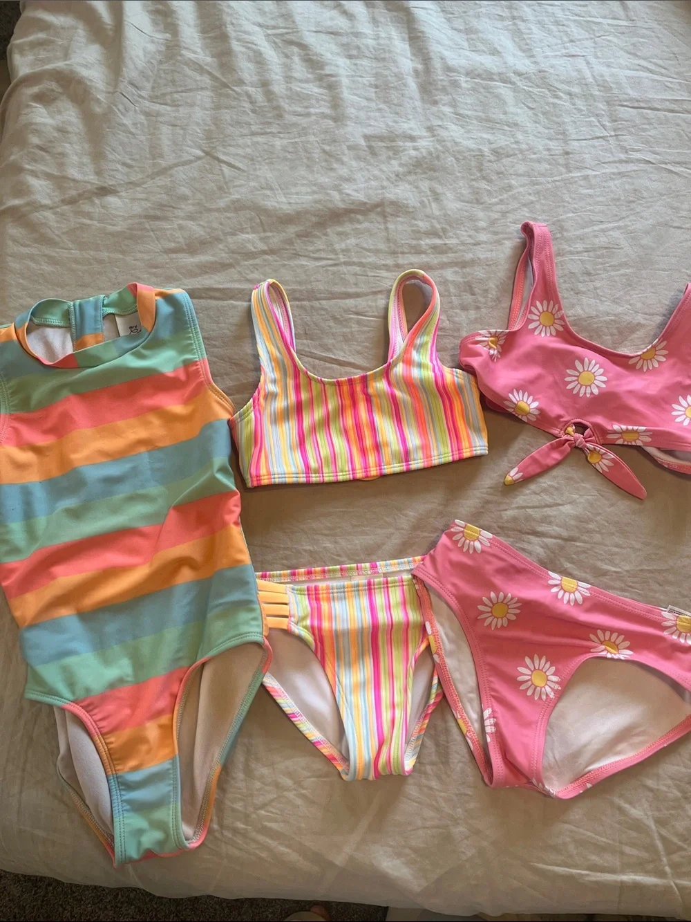 3 Girls Swimsuits